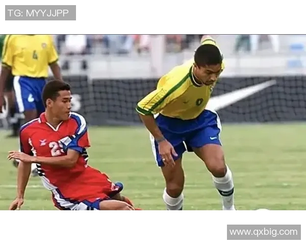 街头偶遇足球巨星瞬间 我与传奇的亲密接触让人难以忘怀