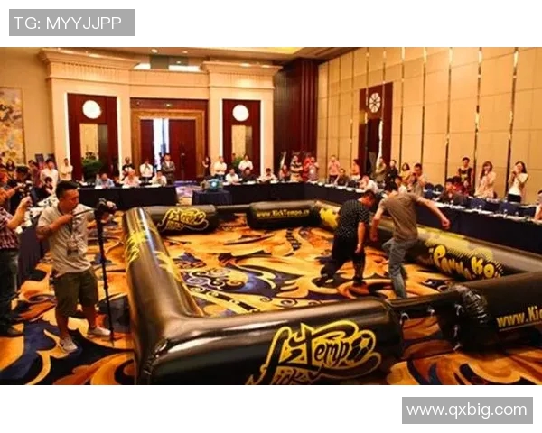 足球与乒乓跨界对抗赛球星同台竞技挑战极限技巧