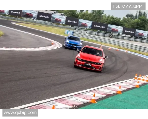 新百伦携手顶级球星助力足球梦，领跑赛场打造速度与激情之巅