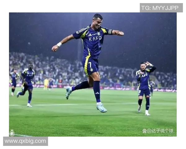 网红足球球星背后的成长故事与个人魅力揭秘