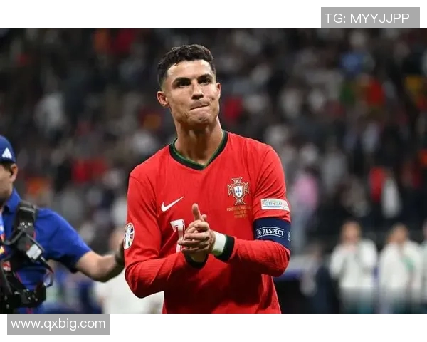 80后足球传奇人物回顾 十大球星的辉煌历程与足坛影响